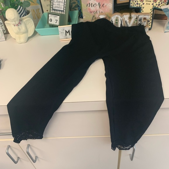 5 for $25- Body-wear by Bali size small - Picture 5 of 10